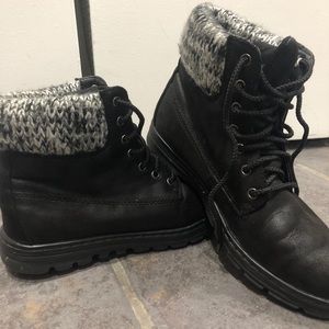 Cliff Black Boots by White Mountain